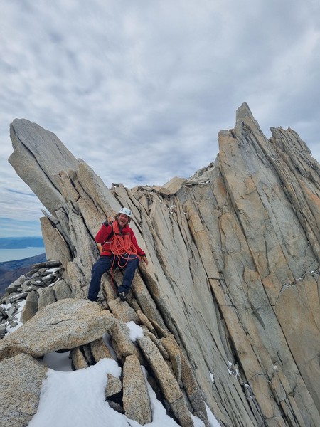 En veldig fornÞyd Hr. Brattlien pÄ turens fÞrste alpine topp!